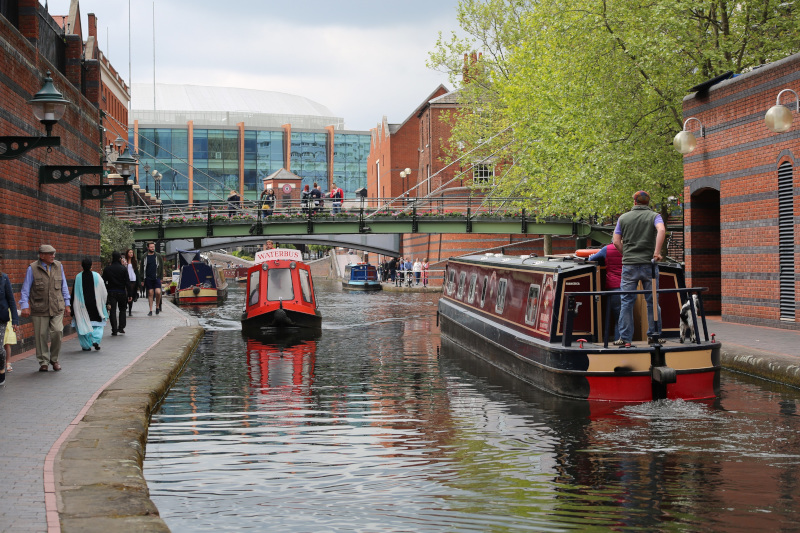 Top 10 Canal Boat Holidays For Beginners