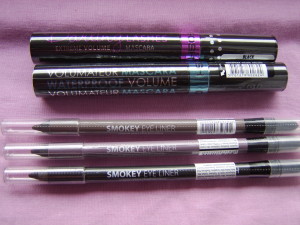 MASCARA - darling lashes, volumateur waterproof. EYE LINER top to btm - smokey plum, smokey brown, smokey black. 